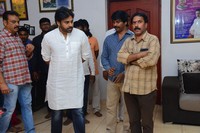 Pawan Kalyan Pays Homage To Vijaya Nirmala